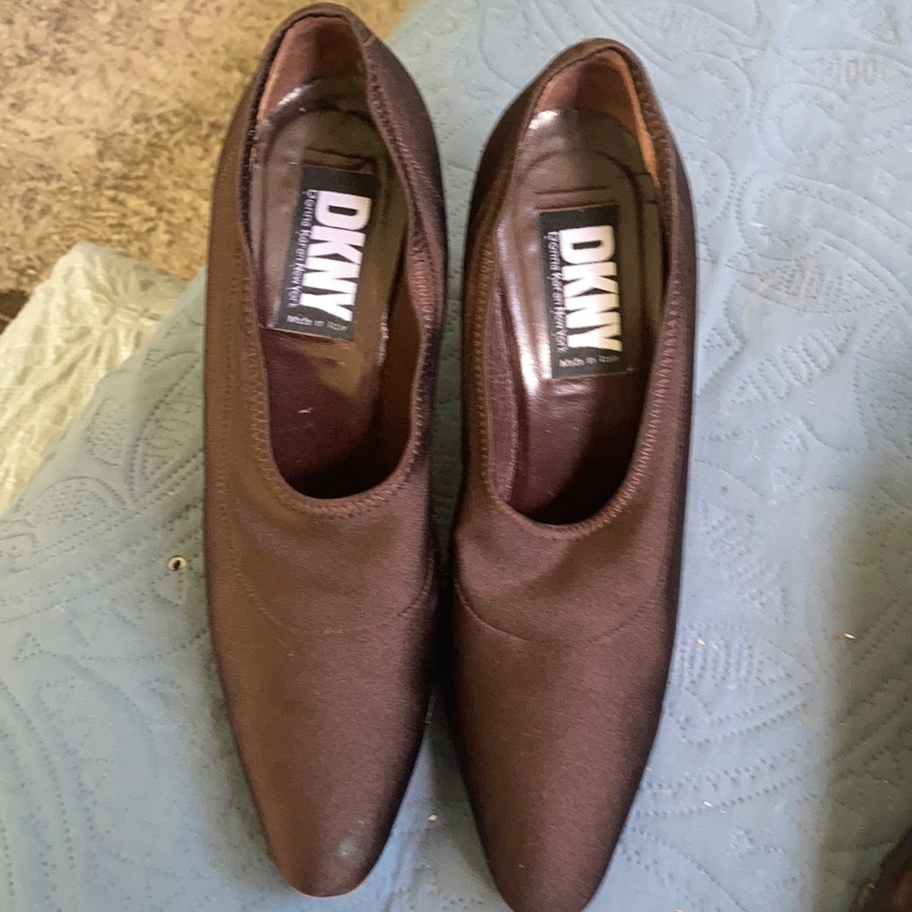 DKNY Stretchy Top Pumps size 7